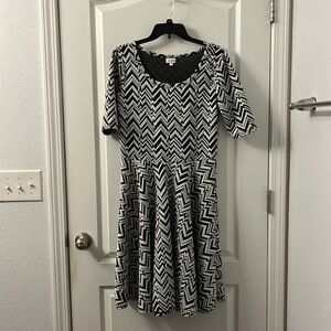 LuLaRoe Black and White Nicole XL BNWOT